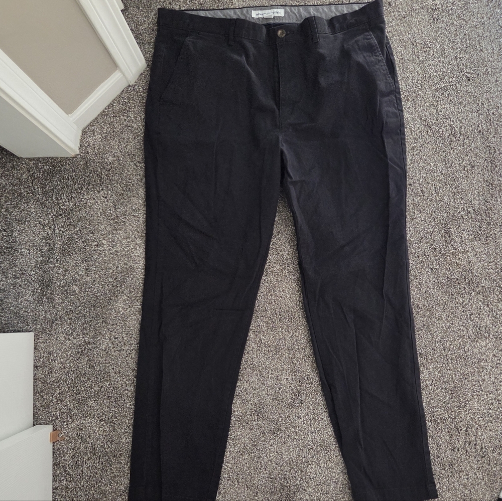 Amazon Essentials Men's Slim-Fit Casual Black Pants